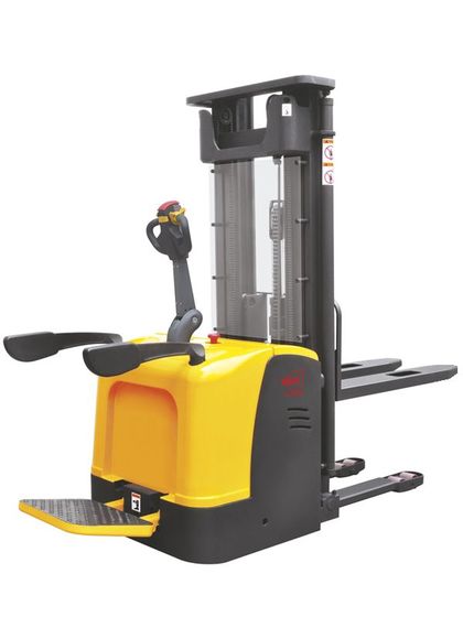 Штабелер самоходный 1,5 т 5,6 м XILIN CDDK15-III Li-ion 24/230 В/Ач (с платформой)